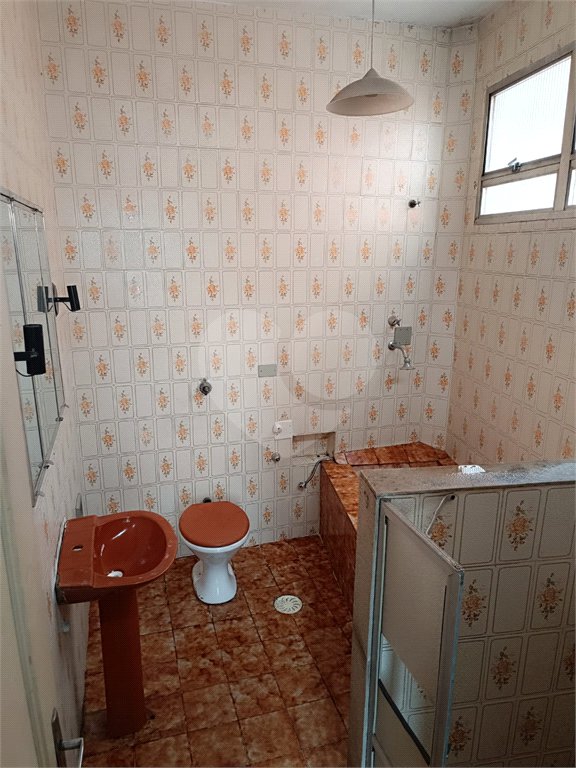Sobrado à venda ou para alugar com 4 quartos, sendo 1 suíte, em Campo Belo, São Paulo, SP