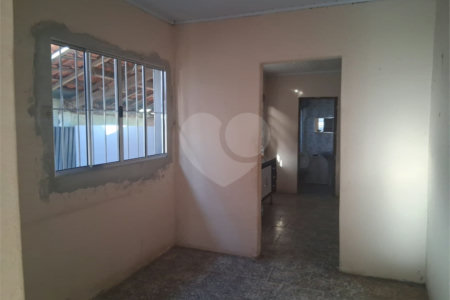 Casa à venda com 2 quartos em Vila Hungria, Itapetininga, SP