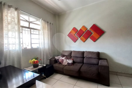 Sobrado à venda com 6 quartos, sendo 1 suíte, em Vila Medeiros, São Paulo, SP