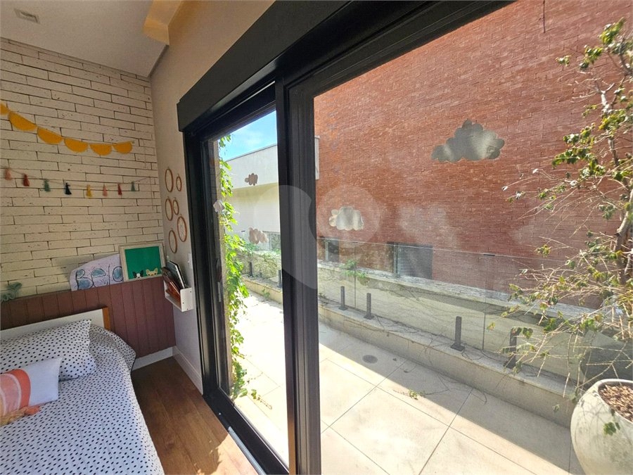 Casa à venda com 4 suítes no condomínio Residencial Itahyê, Santana de Parnaíba - SP