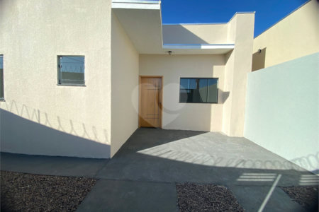 Casa à venda com 2 quartos, sendo 1 suíte, em Ipê, Três Lagoas, MS