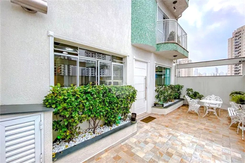 Casa à venda com 3 suítes no condomínio Oiti Residencial, São Paulo - SP