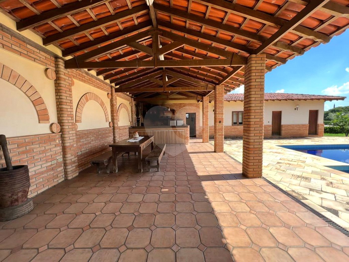 Casa à venda ou para alugar com 4 quartos, sendo 3 suítes, no condomínio Monte Belo, Salto - SP