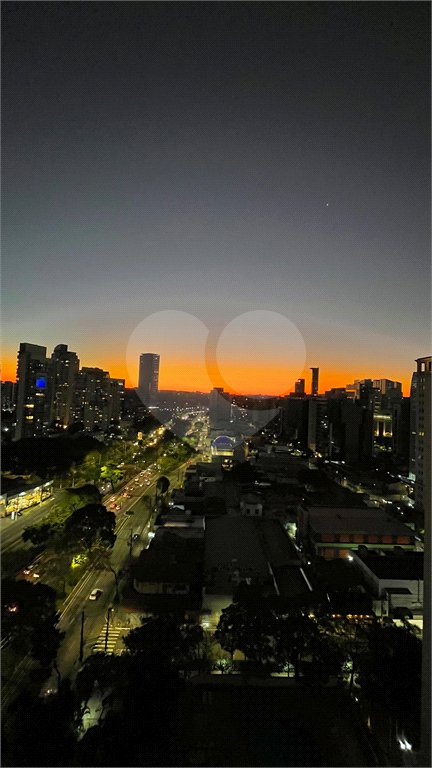 Apartamento à venda com 2 quartos, sendo 1 suíte, em Vila Olímpia, São Paulo, SP