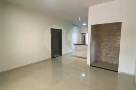 Casa à venda com 4 quartos, sendo 1 suíte,  em Jardim Europa, Dourados, MS