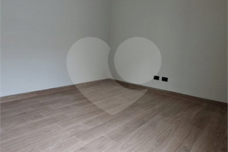 Casa à venda com 3 quartos, sendo 1 suíte, no condomínio Village Moutonnée, Salto - SP