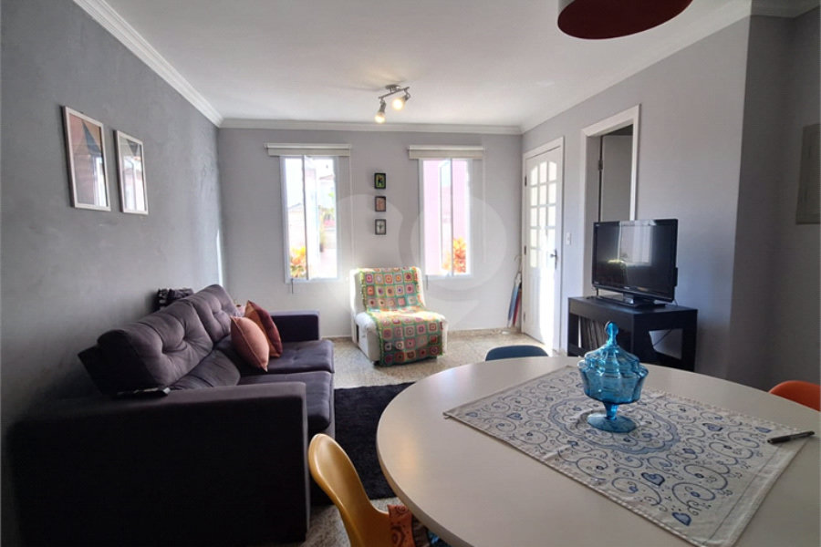 Casa à venda com 3 quartos, sendo 1 suíte, no condomínio Smallville, São Paulo - SP