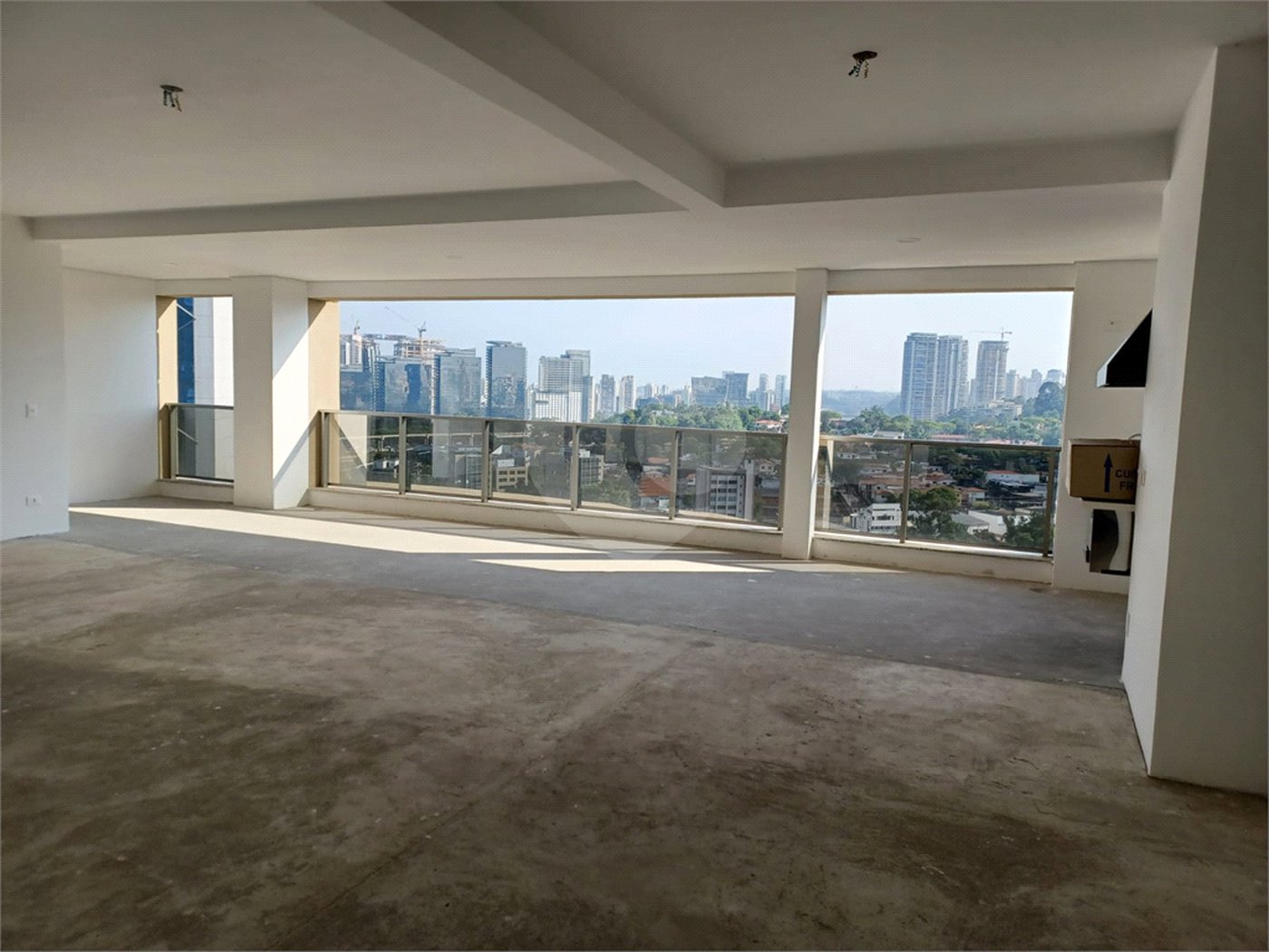 Apartamento à venda com 4 suítes em Real Parque, São Paulo, SP