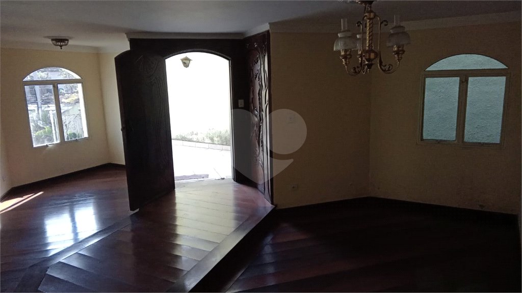 Sobrado à venda com 4 quartos, sendo 1 suíte, em Vila Rosália, Guarulhos, SP