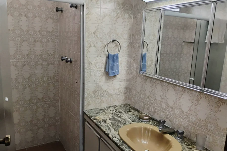 Espaçosa casa à venda na Vila Mascote
