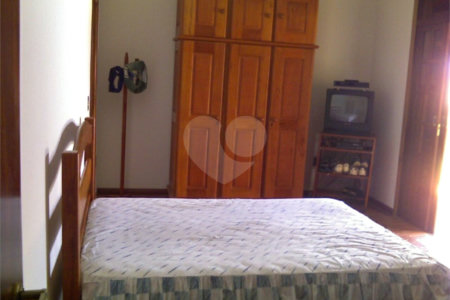 Casa à venda com 2 quartos, sendo 1 suíte, no condomínio Novo Horizonte, Piracaia - SP