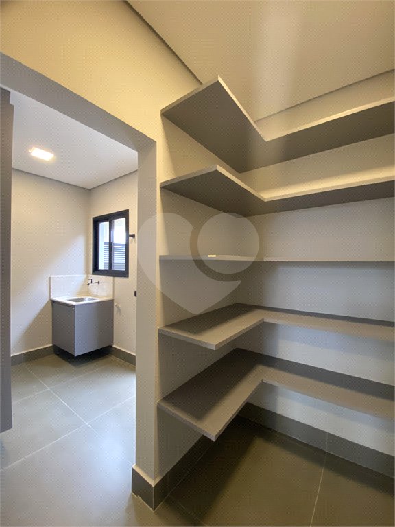 Casa à venda com 3 suítes no condomínio Portal dos Bandeirantes, Salto - SP