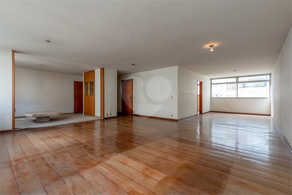Apartamento à venda com 3 quartos, sendo 1 suíte, em Santa Cecília, São Paulo, SP