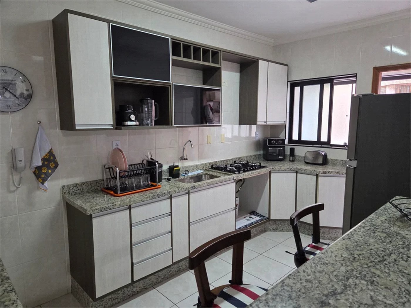 Apartamento à venda com 2 quartos, sendo 1 suíte,  em Canto do Forte, Praia Grande, SP