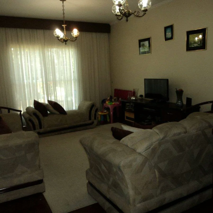 Casa à venda com 3 quartos, sendo 1 suíte, em Jardim Cláudia, São Paulo, SP
