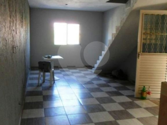 Sobrado à venda com 3 quartos, sendo 1 suíte,  em Parque Continental, Guarulhos, SP