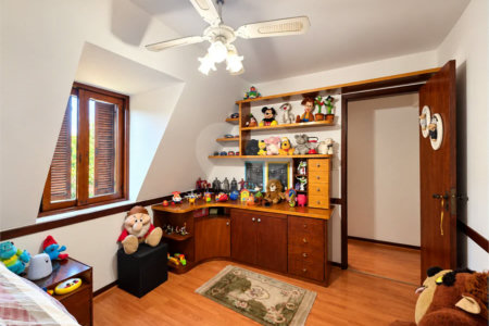 Sobrado com cinco quartos sendo 3 suites 4 vagas| R$ 3.300.000 no Alto da Boa Vista - São Paulo