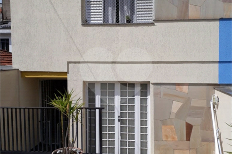 Sobrado à venda com 3 quartos, sendo 1 suíte, em Jardim Santa Mena, Guarulhos, SP