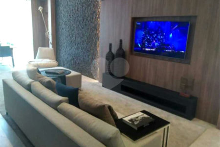 Apartamento à venda com 3 quartos, sendo 1 suíte,  em Jardim das Acácias, São Paulo, SP