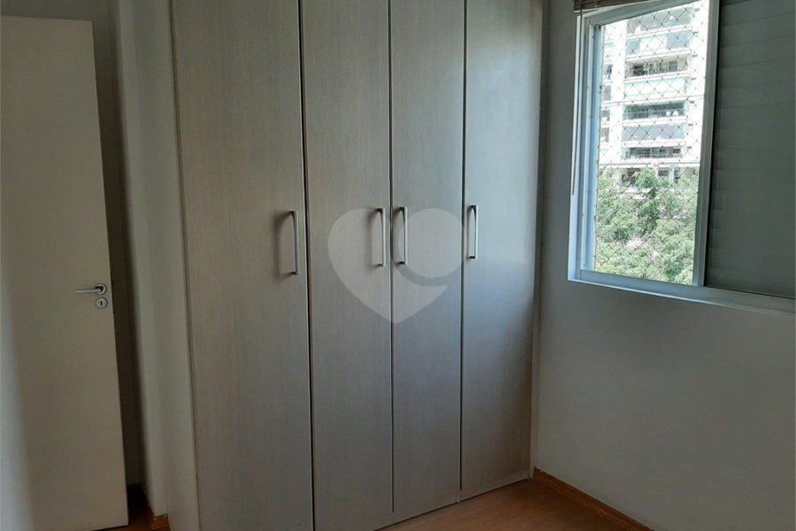 Apartamento à venda ou para alugar com 3 quartos, sendo 1 suíte, em Morumbi, São Paulo, SP