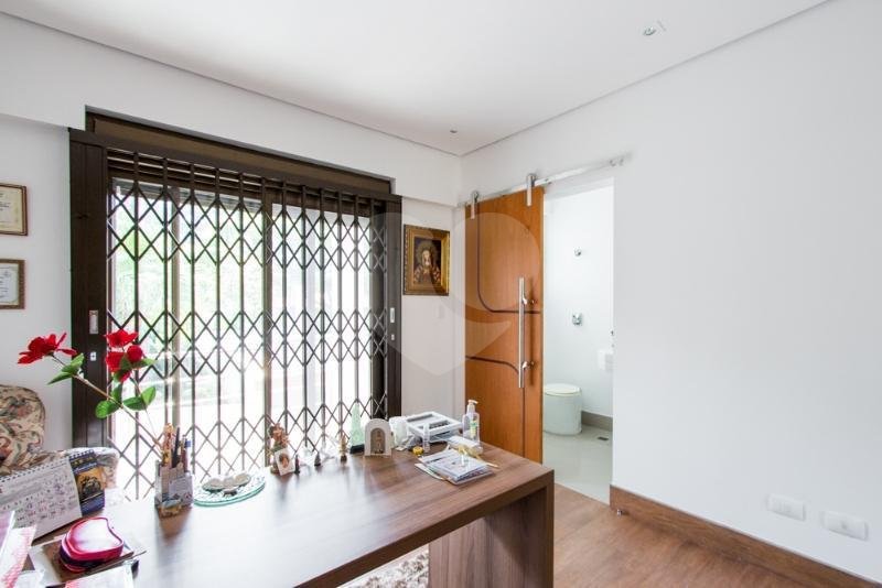 Casa Térrea à venda com 5 suítes em Jardim Marajoara, São Paulo, SP