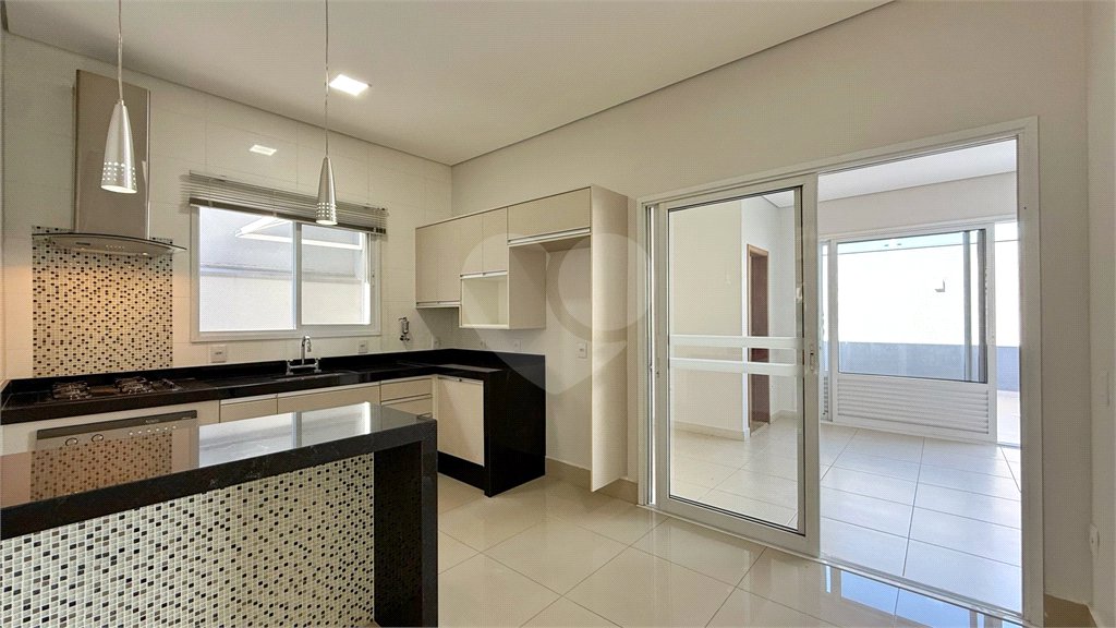 Casa à venda ou para alugar com 4 quartos, sendo 1 suíte, no condomínio Jardim Residencial Dona Lucilla, Indaiatuba - SP