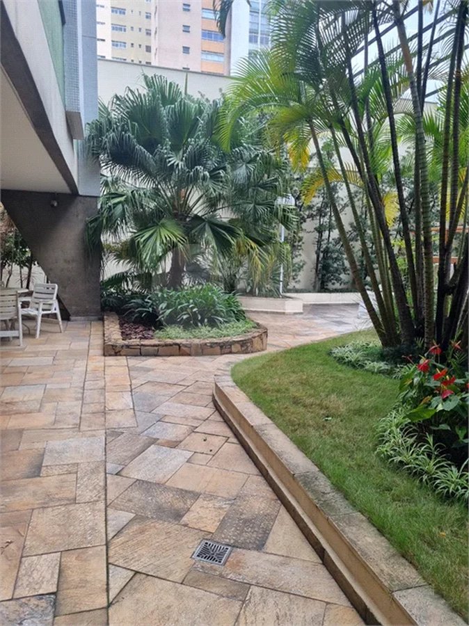 Apartamento 45m2 com 2 dormitórios e vaga no Jardins