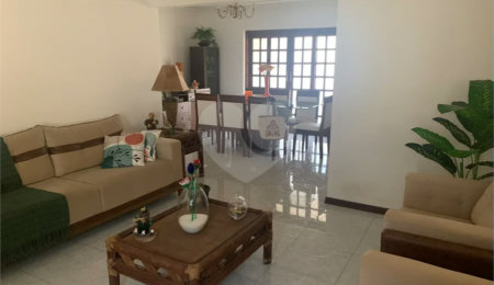 Casa à venda com 3 quartos, sendo 1 suíte,  no condomínio Villagio Capriccio, Louveira - SP