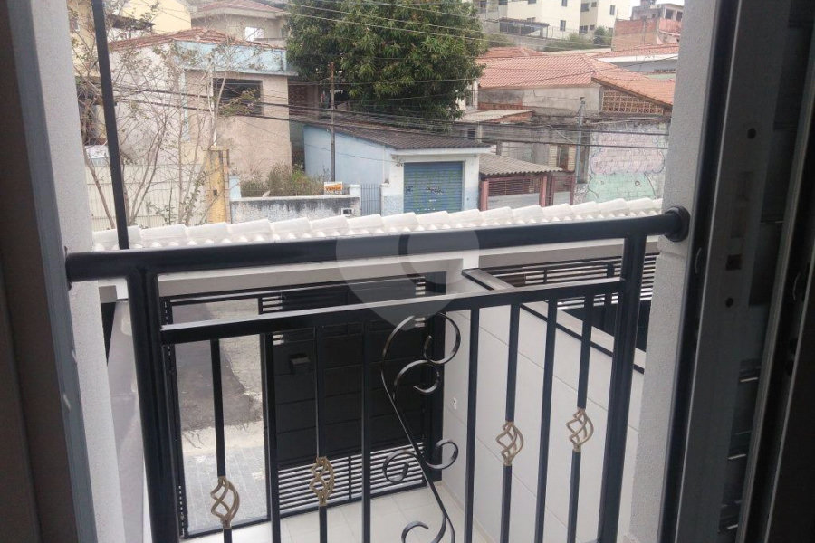 Casa à venda com 3 quartos, sendo 1 suíte, no condomínio Professora Romilde Nogueira de Sá, São Paulo - SP
