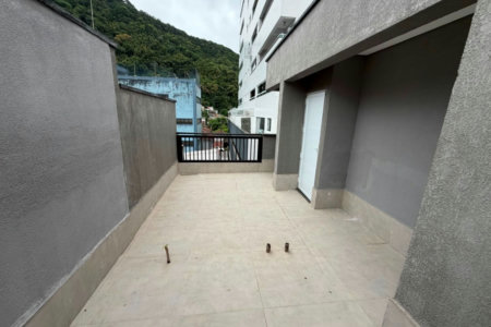 Casa com 2 dormitórios à venda, 116 m² por R$ 650.000,00 - Marapé - Santos/SP