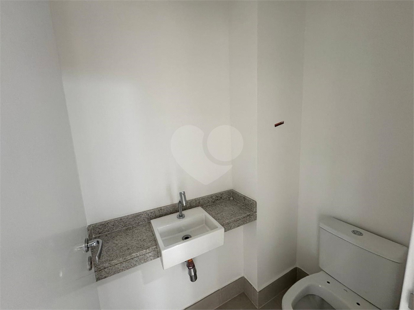 Apartamento à venda com 3 suítes em Moema, São Paulo, SP