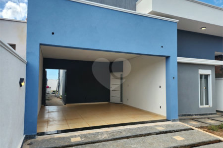 Casa à venda com 3 quartos, sendo 2 suítes, no condomínio Sollares, Araraquara - SP