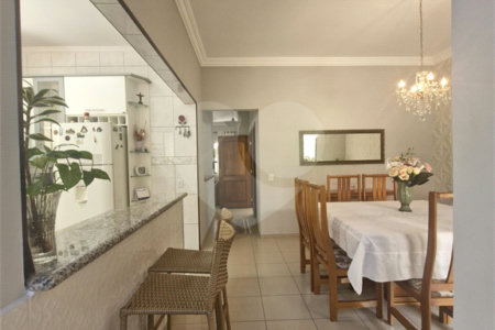 Casa à venda com 4 quartos, sendo 2 suítes, no condomínio Grape Village, Vinhedo - SP