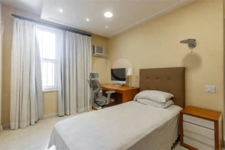 Casa à venda com 5 quartos, sendo 3 suítes, em Jardim Guedala, São Paulo, SP
