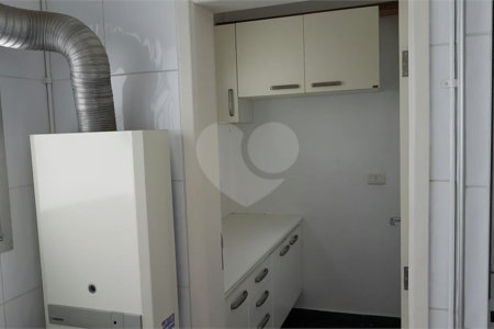 Apartamento à venda com 3 quartos, sendo 1 suíte, em Alto da Lapa, São Paulo, SP