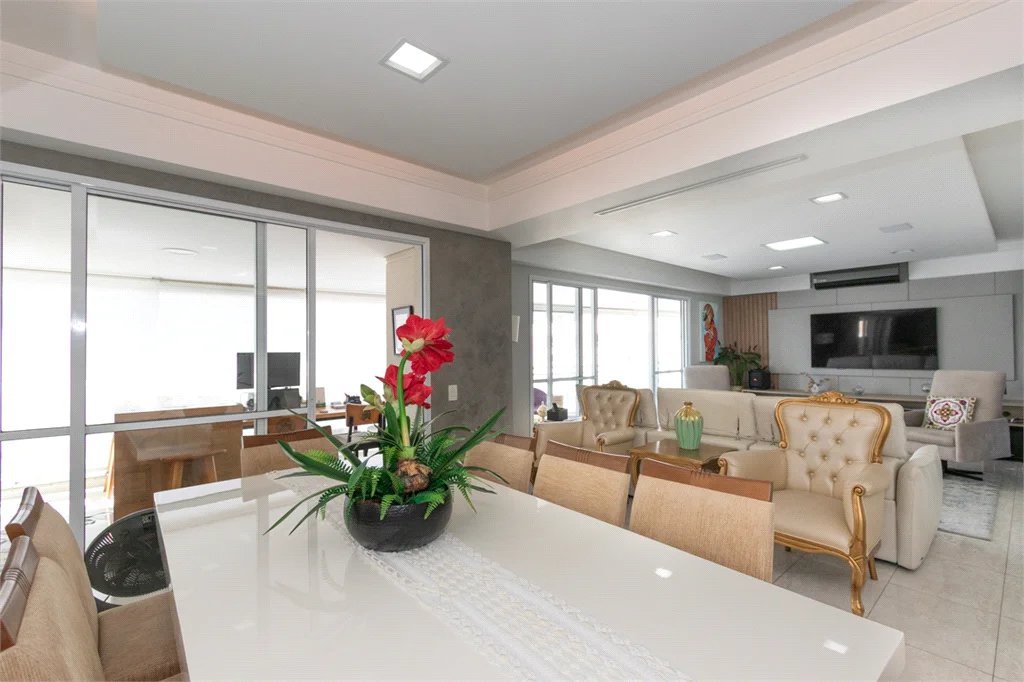 Apartamento à venda com 4 quartos, sendo 3 suítes,  em Vila Romana, São Paulo, SP