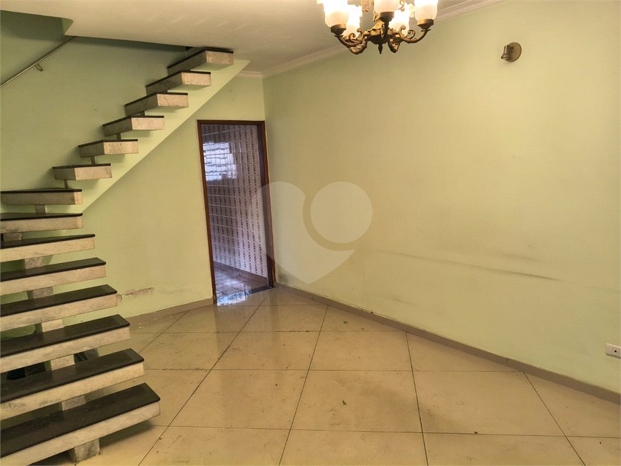 Sobrado à venda com 3 quartos em Vila Paulo Silas, São Paulo, SP
