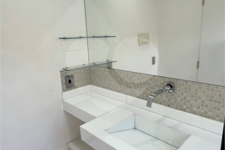 Apartamento à venda com 2 quartos, sendo 1 suíte,  em Carandiru, São Paulo, SP