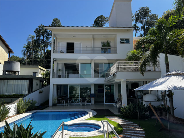 Sobrado à venda com 4 suítes em Tremembé, São Paulo, SP