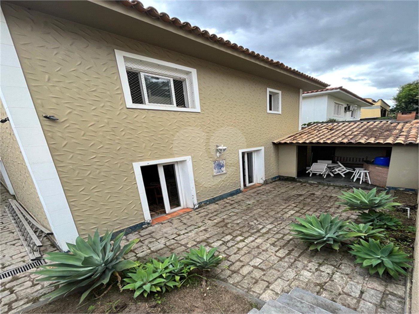 Casa à venda com 4 quartos, sendo 2 suítes,  em Vila Inah, São Paulo, SP