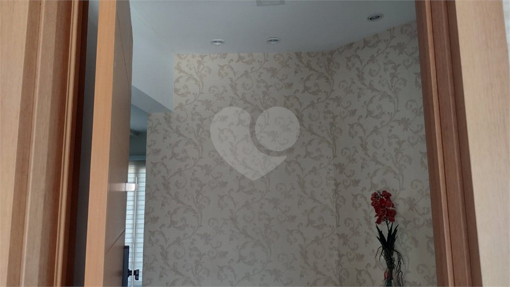 Casa à venda com 3 quartos, sendo 1 suíte, no condomínio Residencial Bouganville, Araraquara - SP