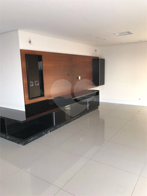 Casa à venda com 6 quartos, sendo 3 suítes, no condomínio Jardim Vila Paradiso, Indaiatuba - SP
