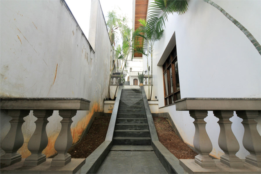 Casa à venda com 5 quartos, sendo 3 suítes, em Jardim São Bento, São Paulo, SP