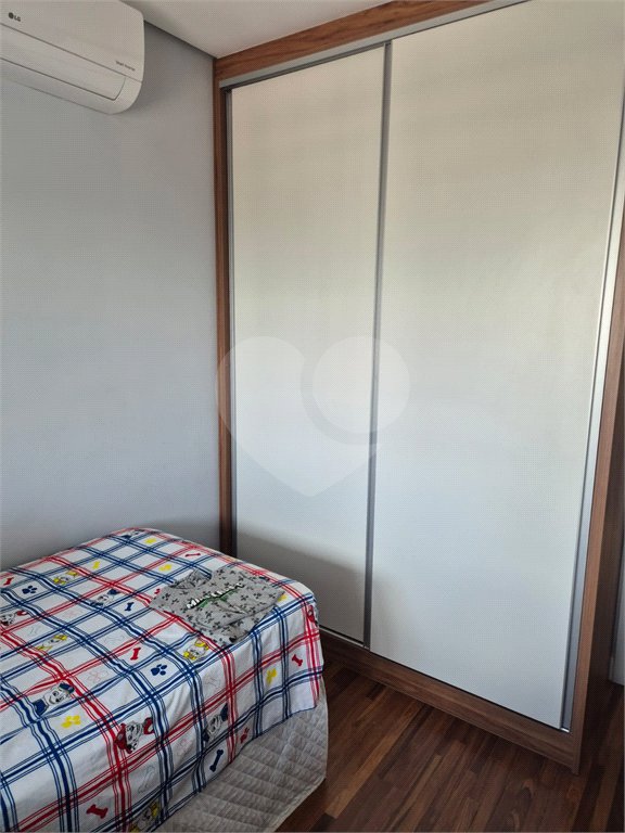 Apartamento à venda com 2 quartos, sendo 1 suíte,  em Quarta Parada, São Paulo, SP