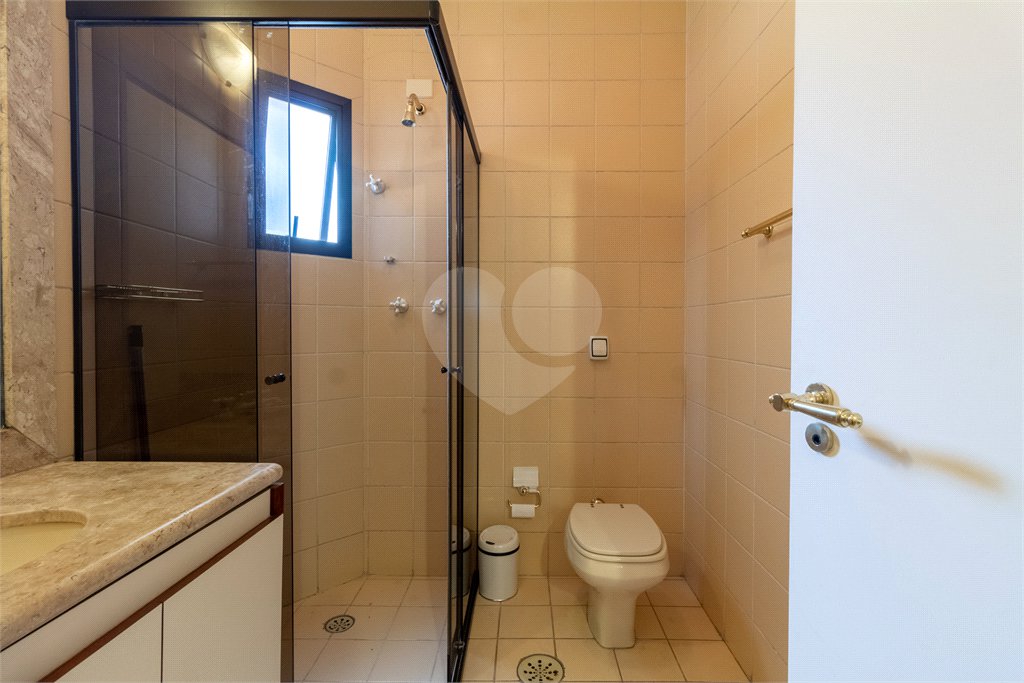 Casa à venda com 4 quartos, sendo 2 suítes,  no condomínio Vila das Flores, São Paulo - SP