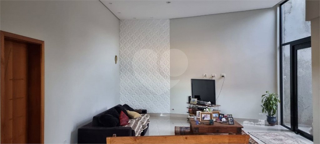 Casa à venda com 4 suítes no condomínio Osato, Atibaia - SP