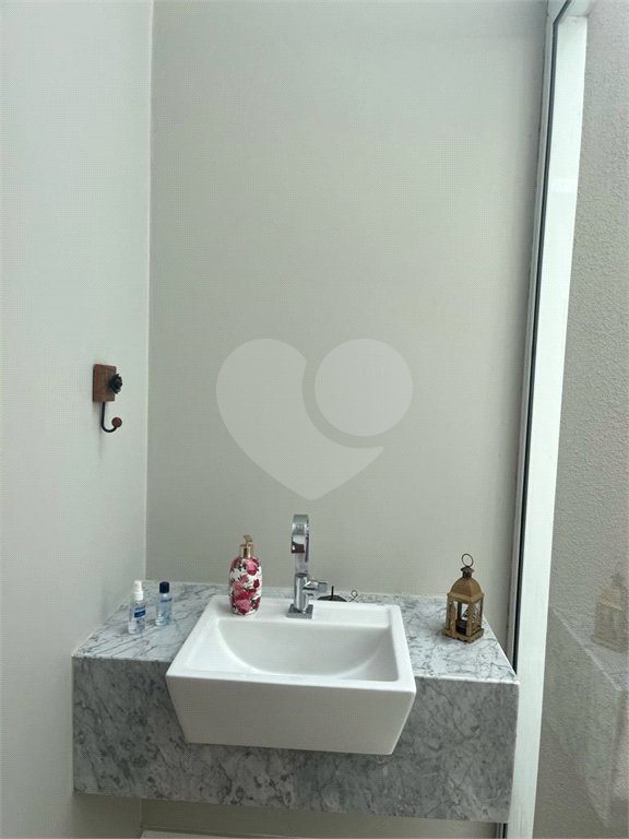 Casa à venda com 3 suítes no condomínio Residencial Terra Nobre, Indaiatuba - SP