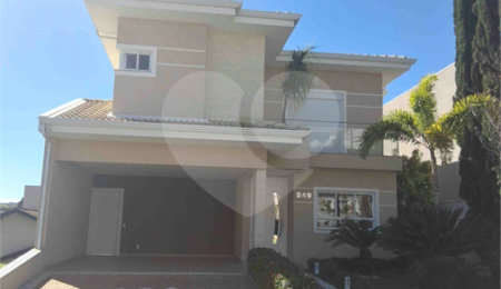 Casa à venda com 3 suítes no condomínio Portal do Jequitibá, Valinhos - SP