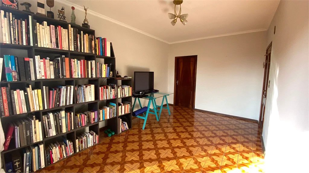 Sobrado à venda com 3 quartos em Parque Independência, São Paulo, SP