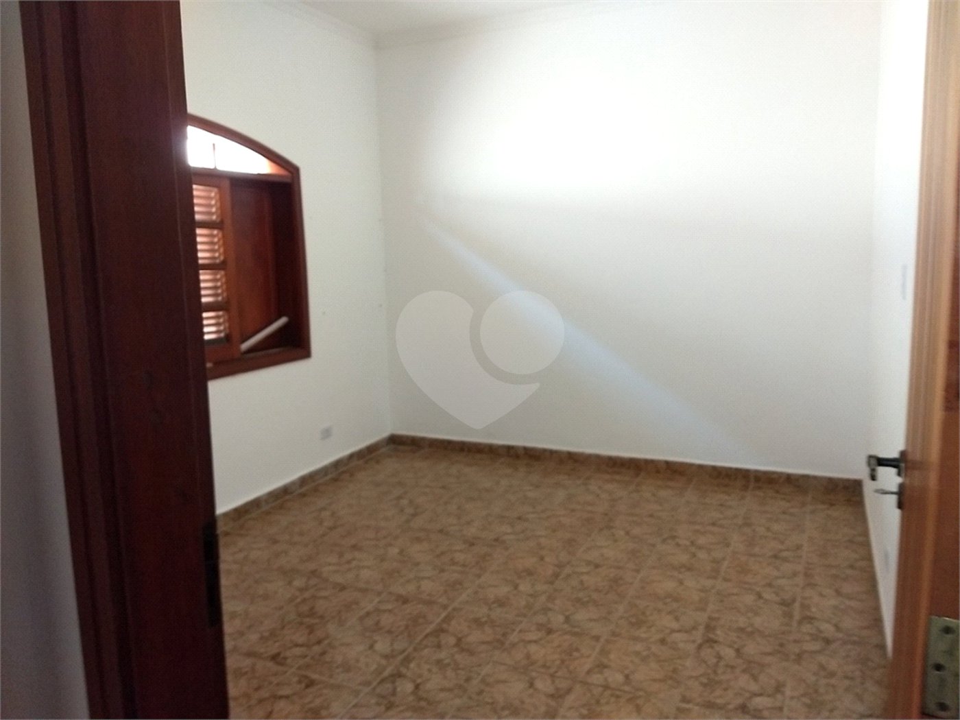 Sobrado à venda com 5 quartos, sendo 1 suíte, em Vila Esperia Ou Giglio, Atibaia, SP